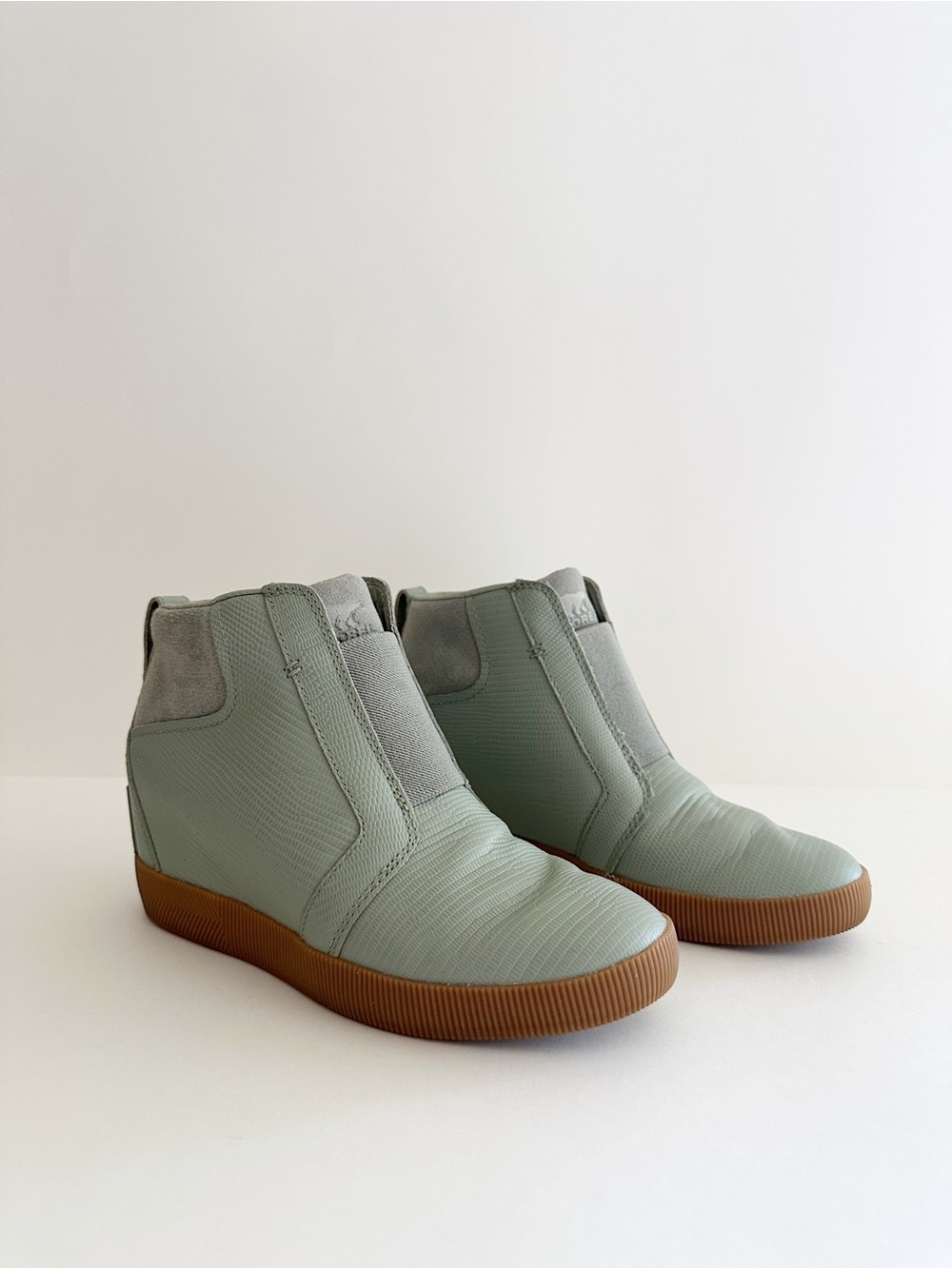 Sorel safari Green Leather Out 'N About Wedge Booties